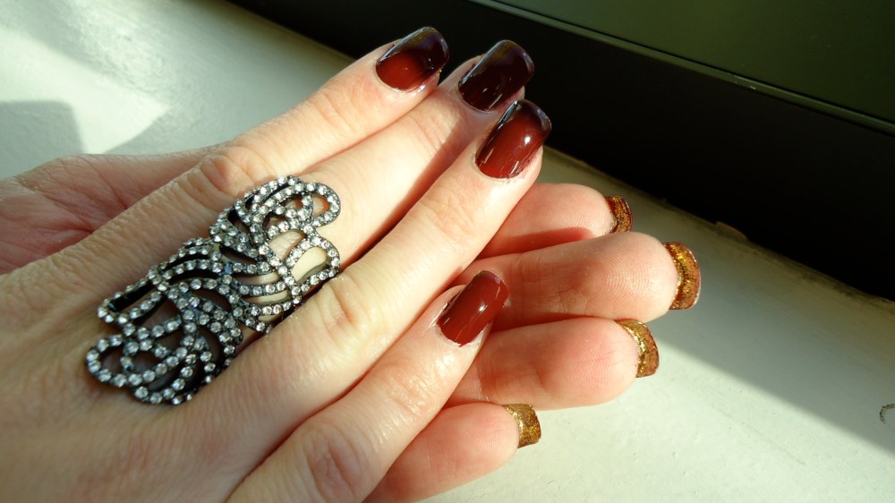 Official Sévérine manicure in Skyfall Official Sévérine manicure in Skyfall