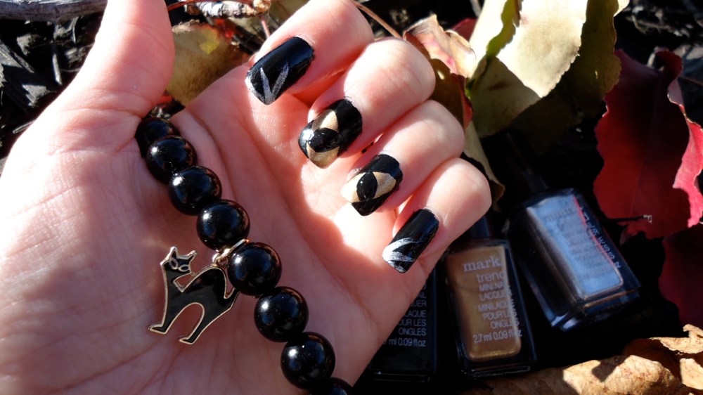 Purrrrrfect mark. girl mani for Halloween