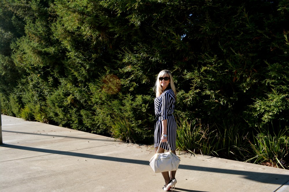 Wear and Share Wednesday mark. Avon Classic Hit Handbag