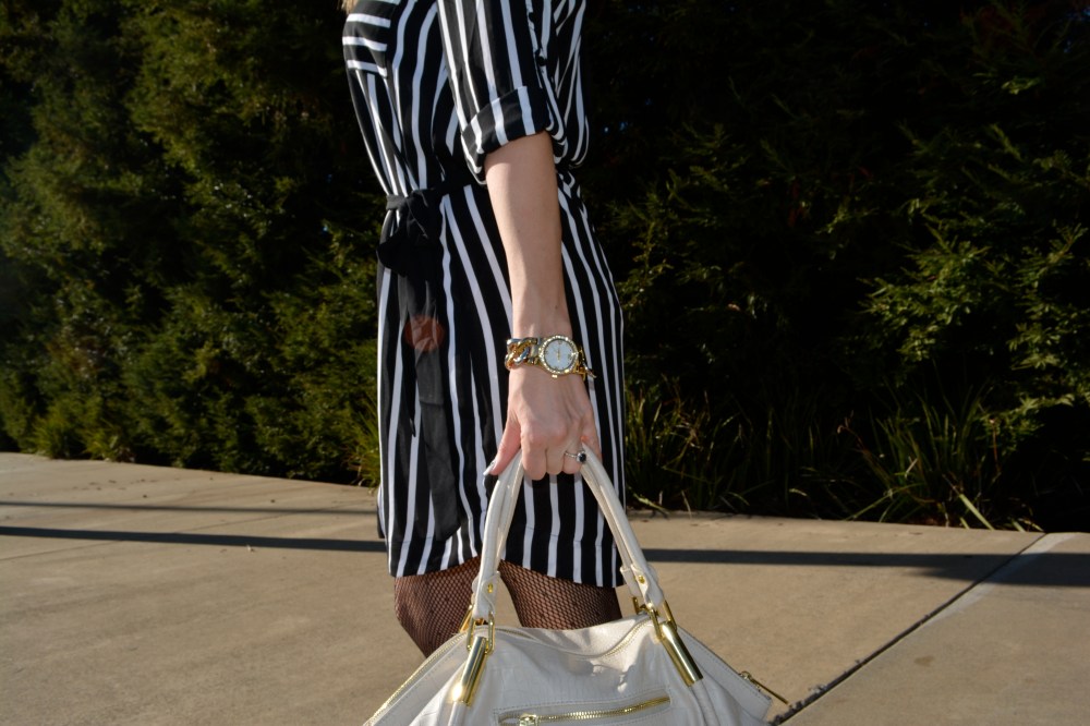 Wear and Share Wednesday mark. Avon Classic Hit Handbag