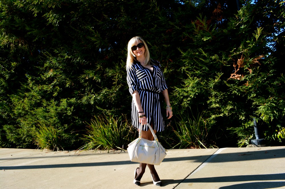 Wear and Share Wednesday mark. Avon Classic Hit Handbag