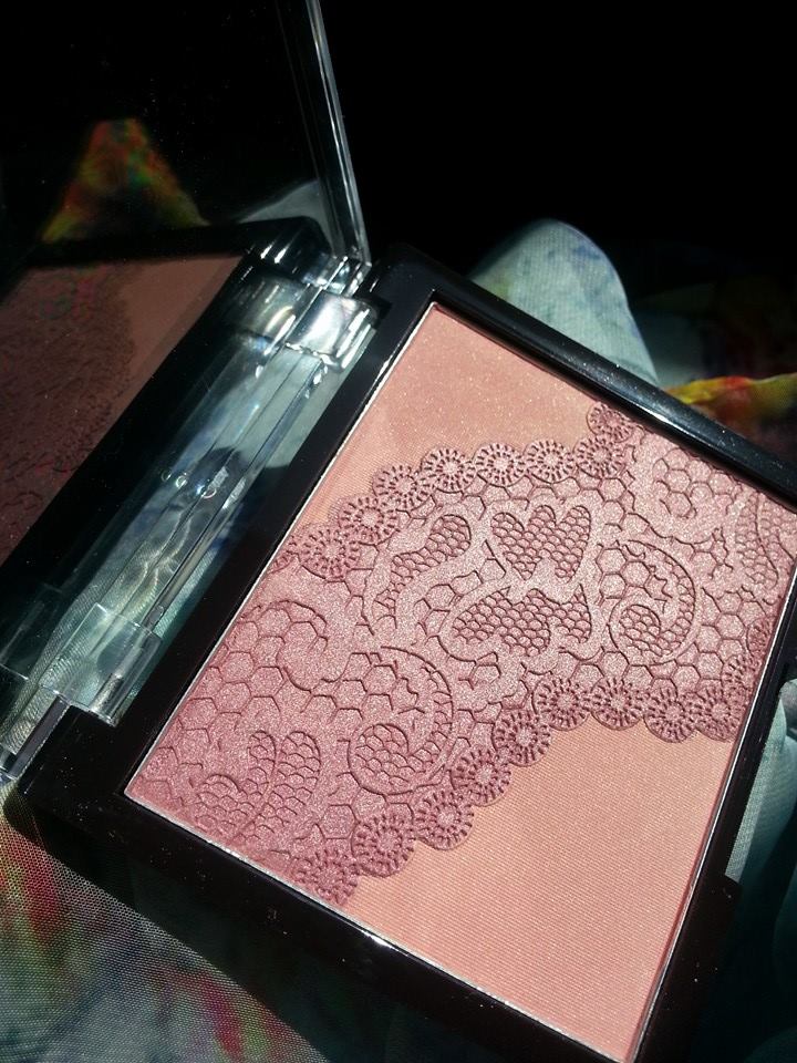 mark. Chic Frills Blush