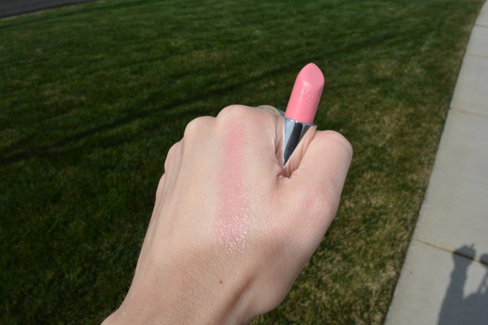 Avon Ultra Color Absolute Lipstick in Pink Renewal Swatch
