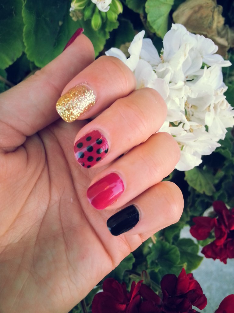 Berry deails with Avon Berry Smooth Nailwear Pro Nail Enamel