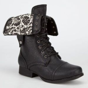 DIVA LOUNGE Jetta Womens Military Boots $39.99