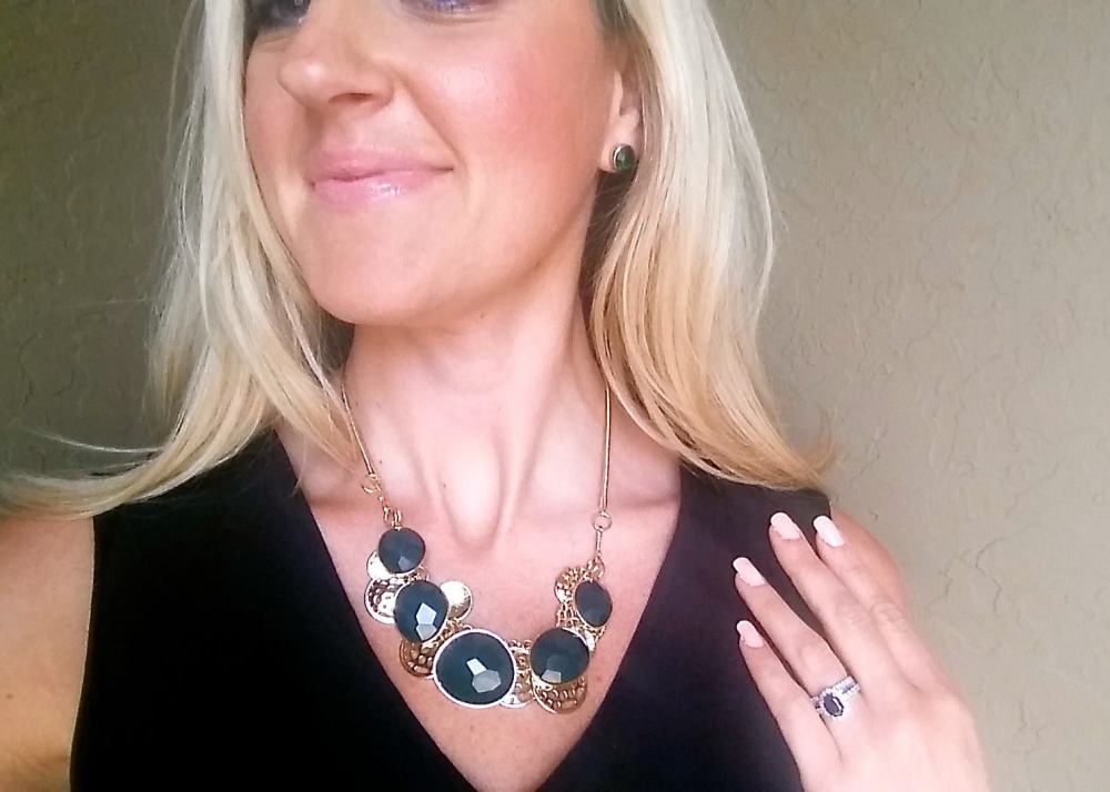 Avon Style Swap Green Scene Necklace Set