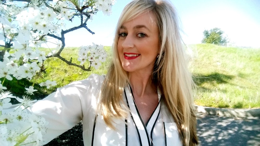 DONE!  Makeup In A Minute!