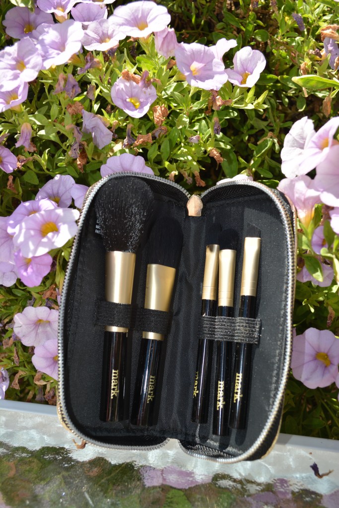 mark. Take Five 5-Piece Brush Set
