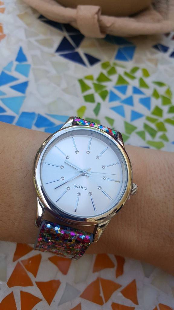 15502894_10112368749104534_1269183818_oAvon Glitter Watch NOW $9.99 choice of 4 colors!