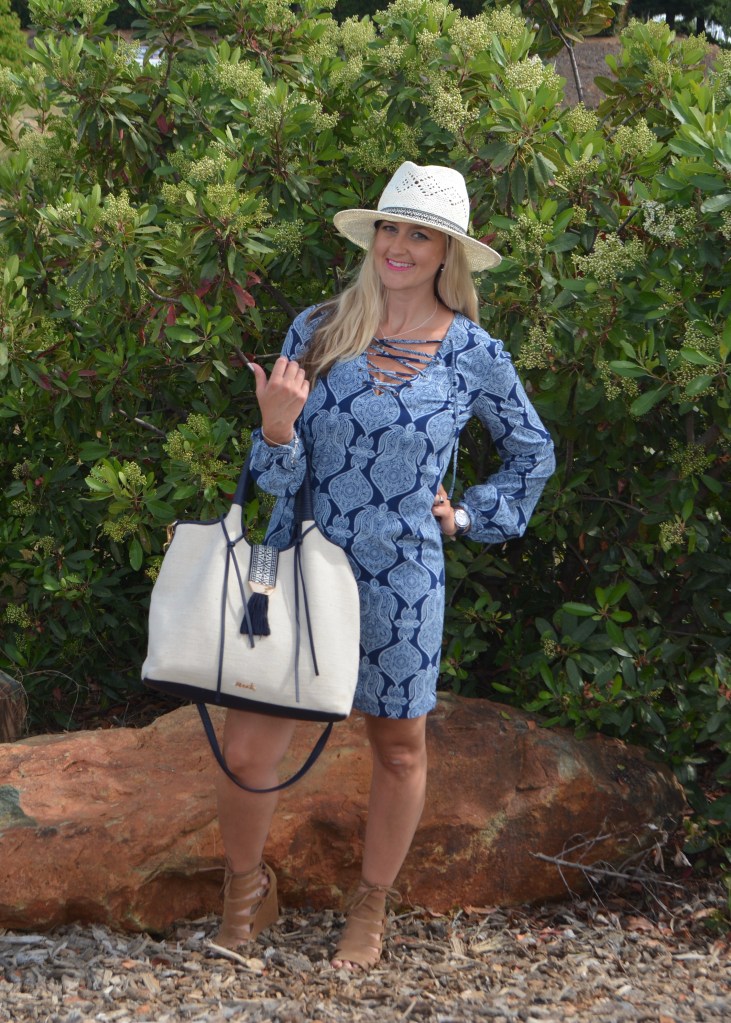 Features Button Cuffed Sleeves