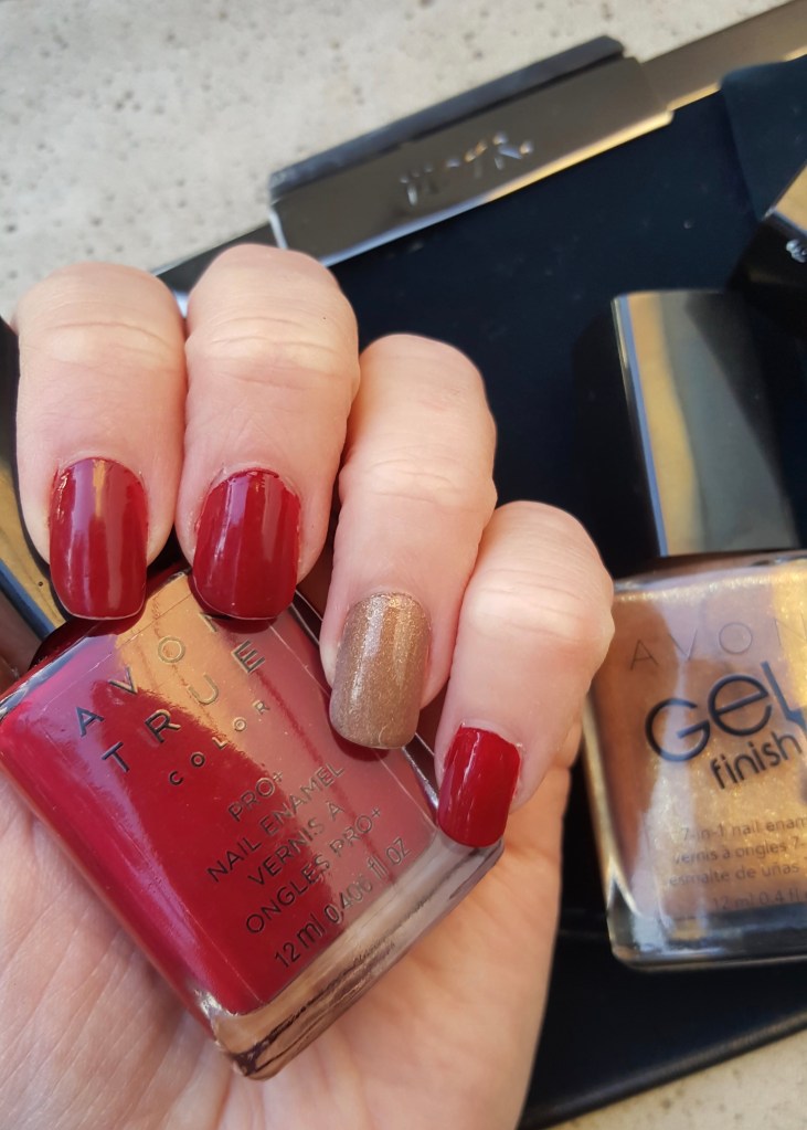 Red and Gold Holiday Mani 