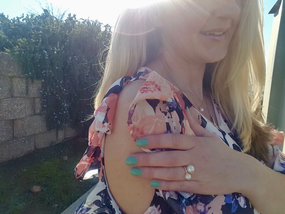 Modern Elegance Bypass Ring and Gel Finish Polish in Clover